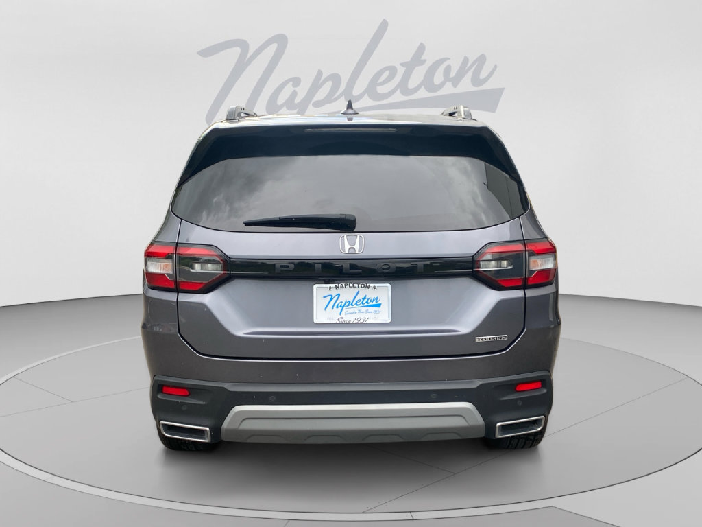 Used 2025 Honda Pilot Touring image 4