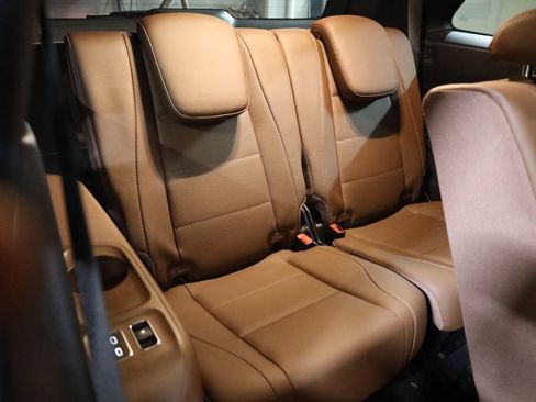 Used 2024 Mercedes-Benz GLS 450 4MATIC image 57
