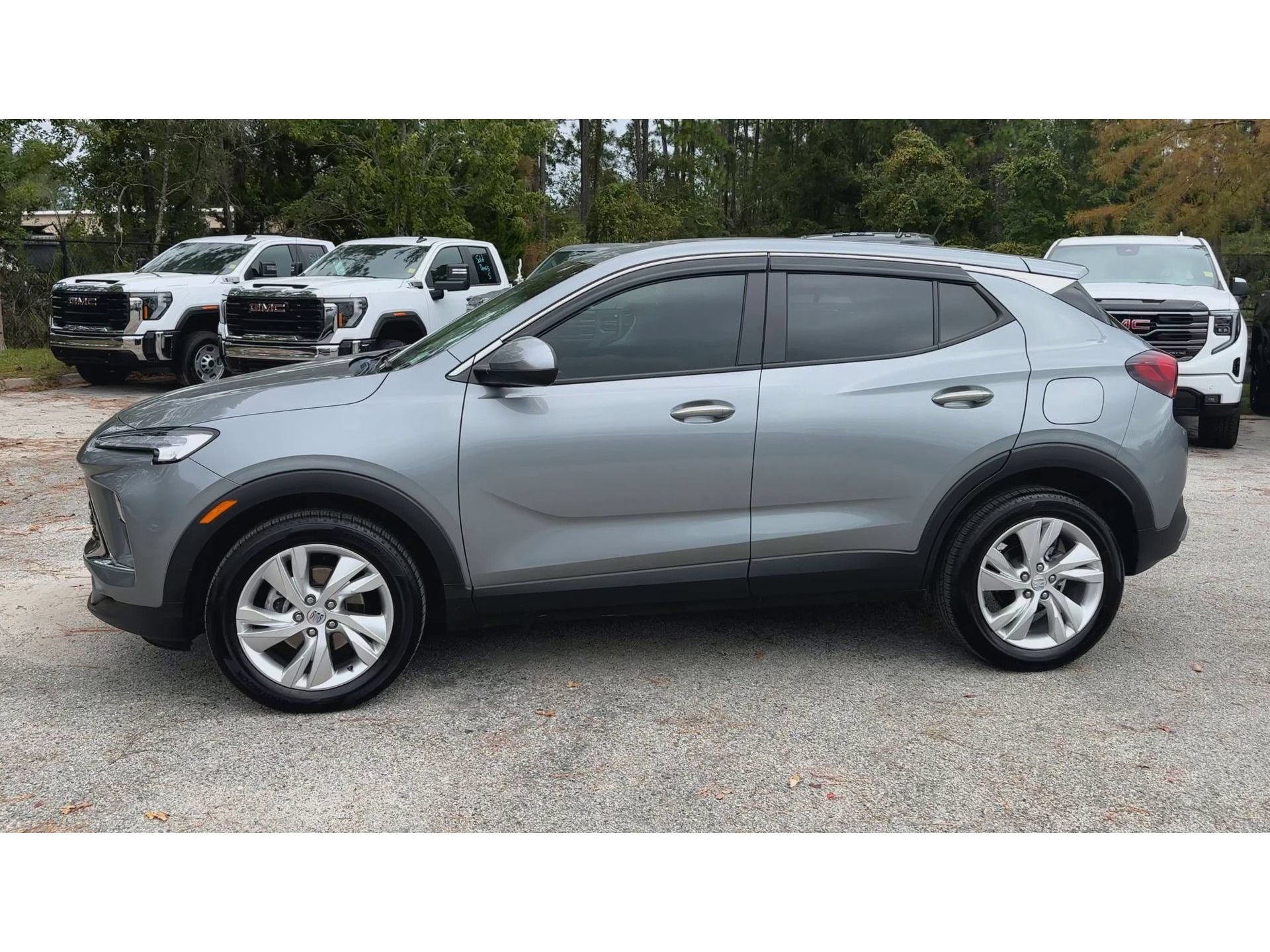 Used 2025 Buick Encore GX Preferred FWD image 5