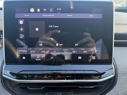 Certified 2024 Jeep Compass Sport image 23