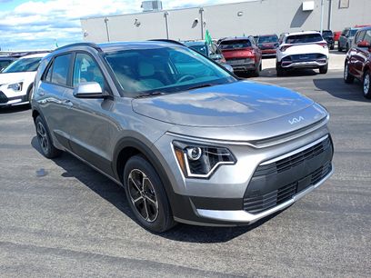 New 2025 Kia Niro EX