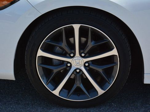Used 2023 Honda Civic Touring image 34