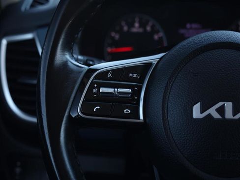Used 2023 Kia Seltos S image 11