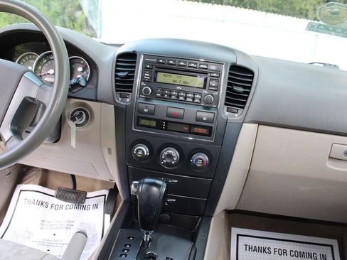 Used 2008 Kia Sorento 2WD image 38