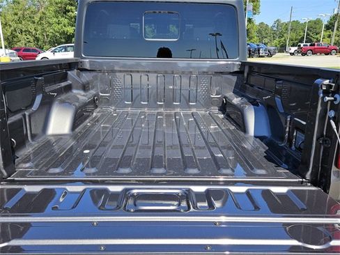 New 2025 Jeep Gladiator Sport image 12
