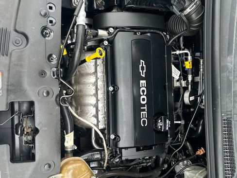 Used 2015 Chevrolet Sonic LT image 25