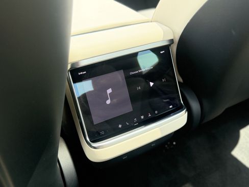 Used 2025 Tesla Model S AWD/4WD image 49