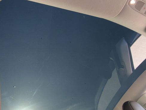 Used 2023 Tesla Model Y Long Range image 8