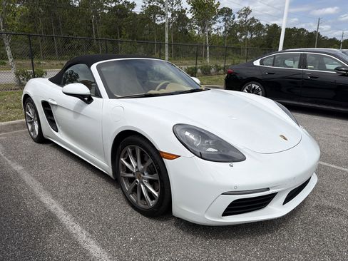 Used 2017 Porsche 718 Boxster RWD image 1