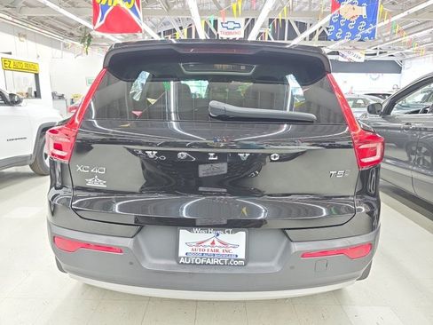 Used 2020 Volvo XC40 T5 Momentum w/ Protection Package AWD/4WD image 5