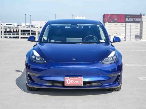 Used 2023 Tesla Model 3 Standard Range RWD image 2