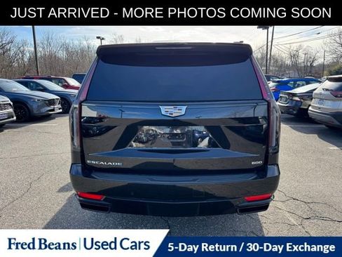 Used 2023 Cadillac Escalade ESV Sport w/ Touring Package image 6