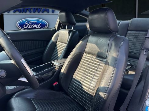 Used 2010 Ford Mustang Shelby GT500 RWD image 11