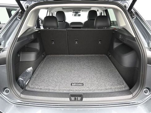 New 2026 Volkswagen Tiguan SE w/ Panoramic Sunroof Package image 12