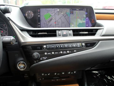 Used 2020 Lexus ES 350 w/ Luxury Package image 16