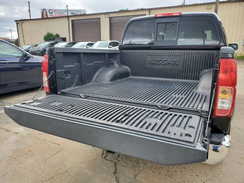 Used 2015 Nissan Frontier SV RWD image 51
