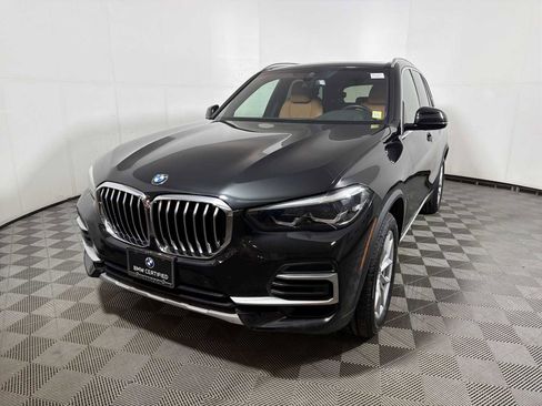 Certified 2023 BMW X5 xDrive40i w/ Premium Package image 3