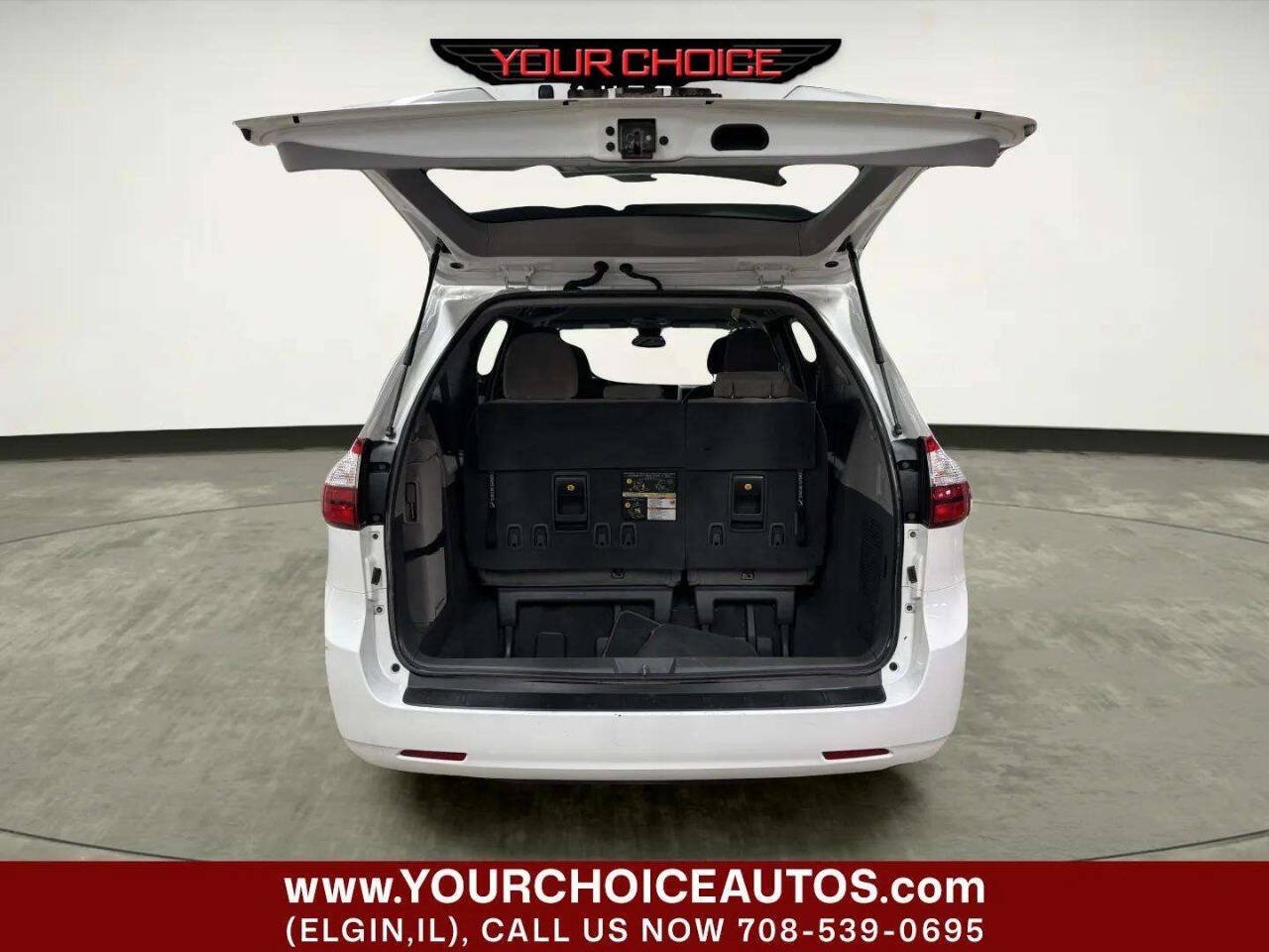 Used 2019 Toyota Sienna LE FWD image 5