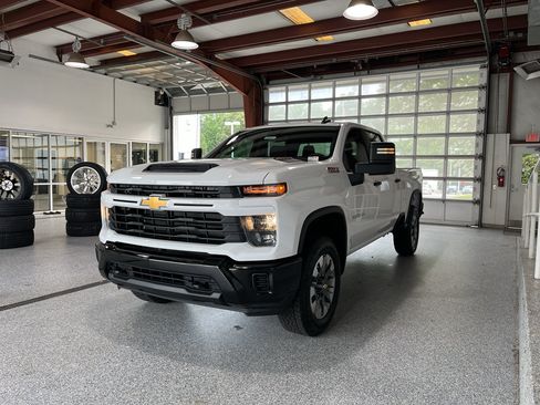 New 2026 Chevrolet Silverado 2500 Custom w/ Custom Convenience Package AWD/4WD image 4