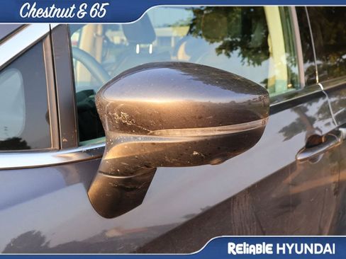 Used 2023 Chrysler Pacifica Touring-L AWD/4WD image 13