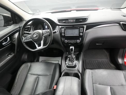 Used 2018 Nissan Rogue Sport SL FWD image 16