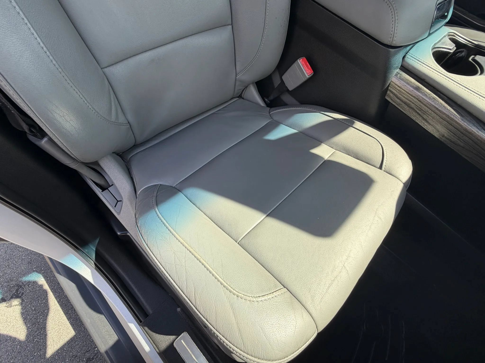 Used 2017 Chevrolet Suburban LT AWD/4WD image 19