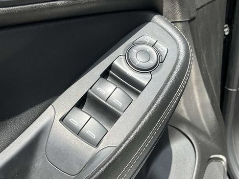 Certified 2021 Buick Encore GX Preferred w/ Sport Touring Package FWD image 27