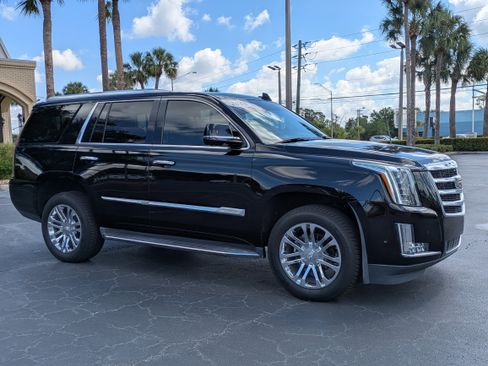 Used 2018 Cadillac Escalade 2WD image 7