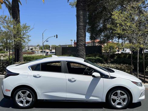Used 2019 Chevrolet Volt LT FWD image 19
