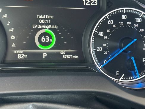 Certified 2024 Toyota Venza LE AWD/4WD image 31