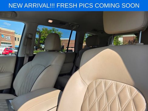 Used 2024 Nissan Armada Platinum w/ Captain's Chairs Package RWD image 9