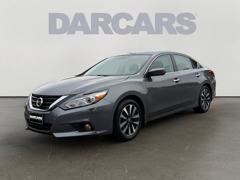 Used 2017 Nissan Altima 2.5 SV FWD image 2