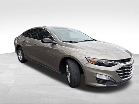 Used 2022 Chevrolet Malibu LS image 9