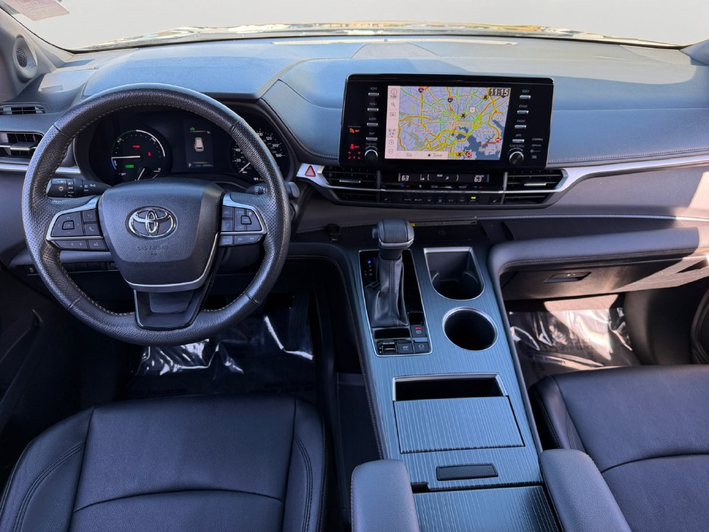 Used 2024 Toyota Sienna XLE Woodland Edition AWD/4WD image 13