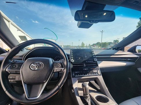 Used 2019 Toyota Avalon XLE w/ Moonroof Package FWD image 17