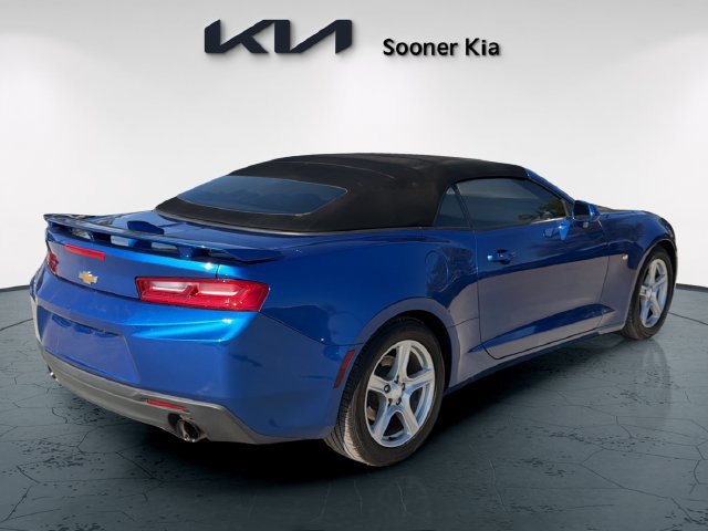 Used 2018 Chevrolet Camaro LT RWD image 6