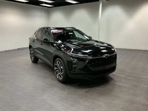 Used 2024 Chevrolet Trax RS FWD image 7