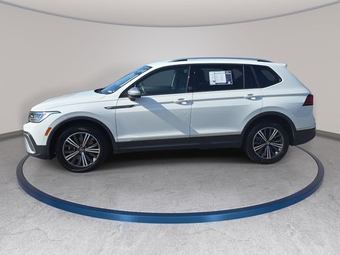 Used 2024 Volkswagen Tiguan Wolfsburg Edition FWD image 5