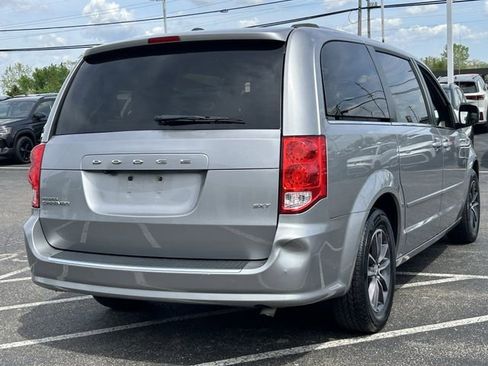 Used 2017 Dodge Grand Caravan SXT FWD image 7