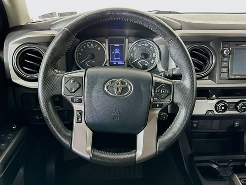 Used 2017 Toyota Tacoma SR5 w/ Tow Package image 17