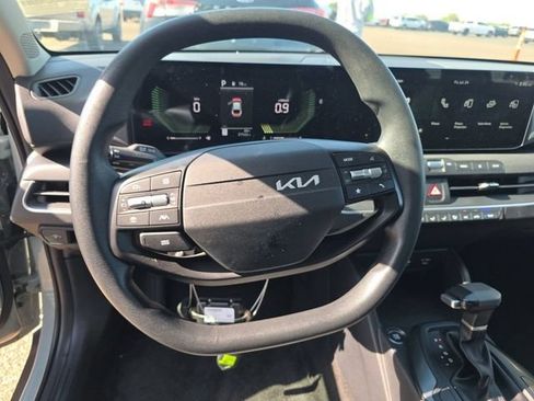 Certified 2025 Kia K4 FWD image 12