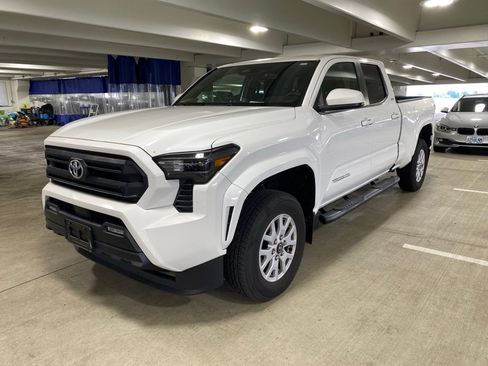 Used 2024 Toyota Tacoma SR5 AWD/4WD image 1