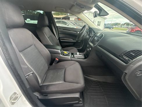 Used 2023 Chrysler 300 Touring w/ Sport Appearance Package RWD image 23