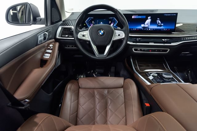 Used 2026 BMW X7 xDrive40i AWD/4WD image 3