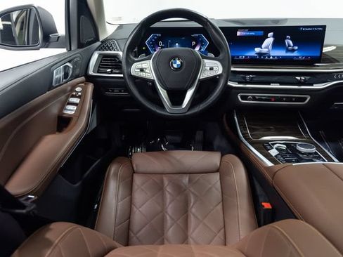 Used 2026 BMW X7 xDrive40i AWD/4WD image 3