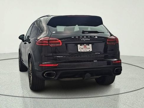 Used 2017 Porsche Cayenne AWD/4WD image 5