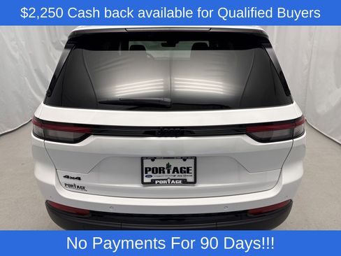 New 2025 Jeep Grand Cherokee Altitude AWD/4WD image 4