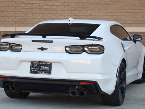 Used 2021 Chevrolet Camaro SS RWD image 11