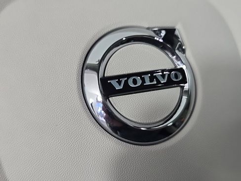 Certified 2023 Volvo XC60 B5 Plus w/ Climate Package image 32