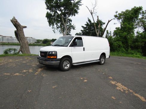 Used 2023 GMC Savana 2500 w/ Driver Convenience Package RWD image 28